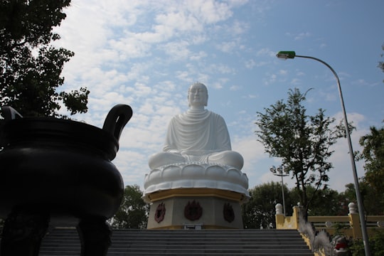 Long Sơn Pagoda things to do in Vĩnh Nguyên