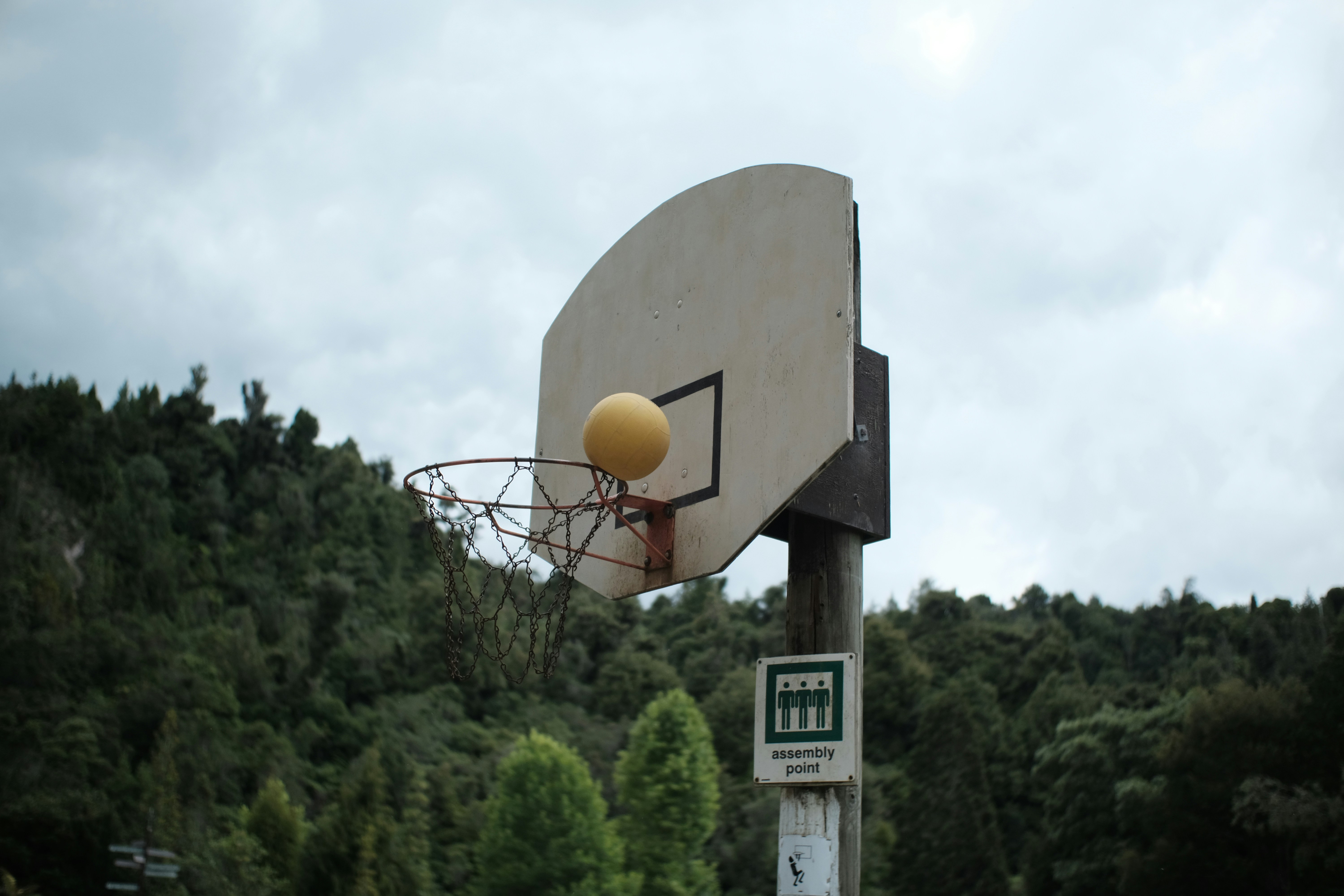 basketball hoop under white sky during daytime