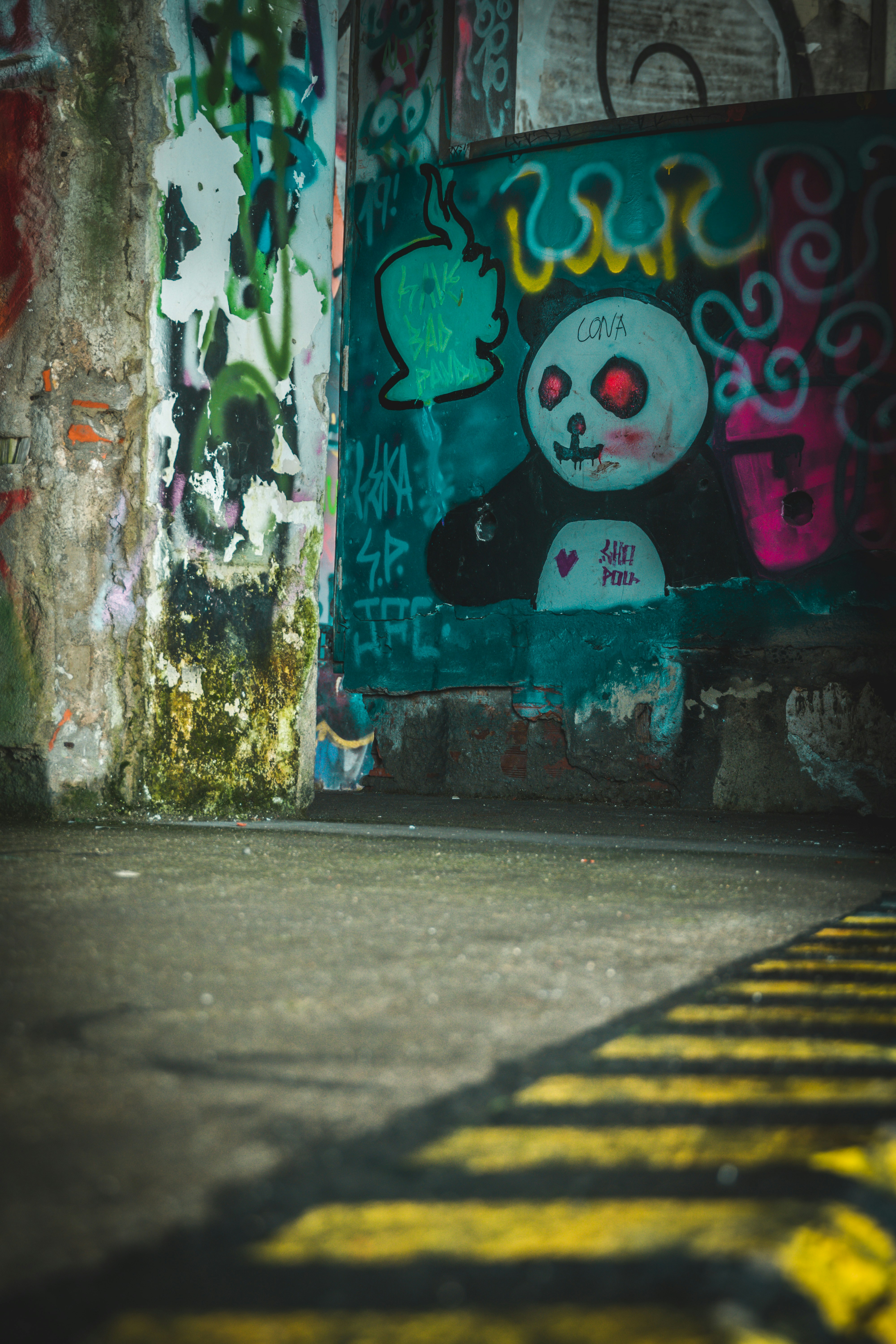 昼間の壁の落書きの写真 Unsplashで見つけるパノラミコ デ モンサントの無料写真