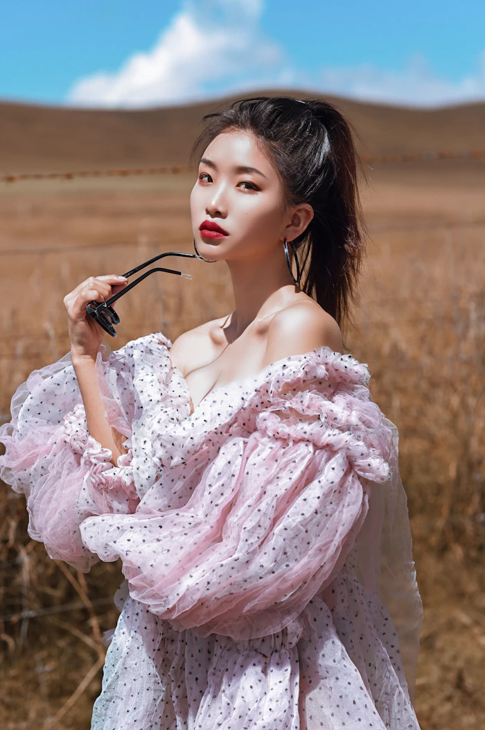 포링 룩북 장면 2