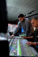 Asesoría legal y litigio en materia de producción fonográfica y audiovisual