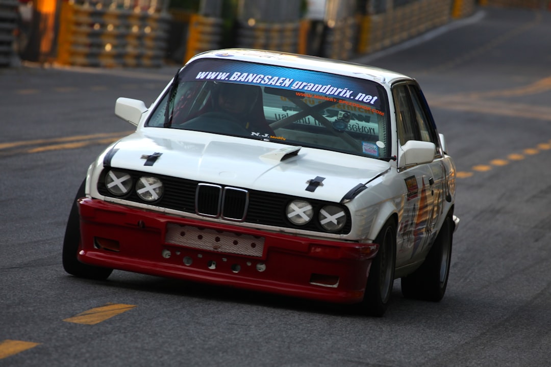 white and red bmw m 3