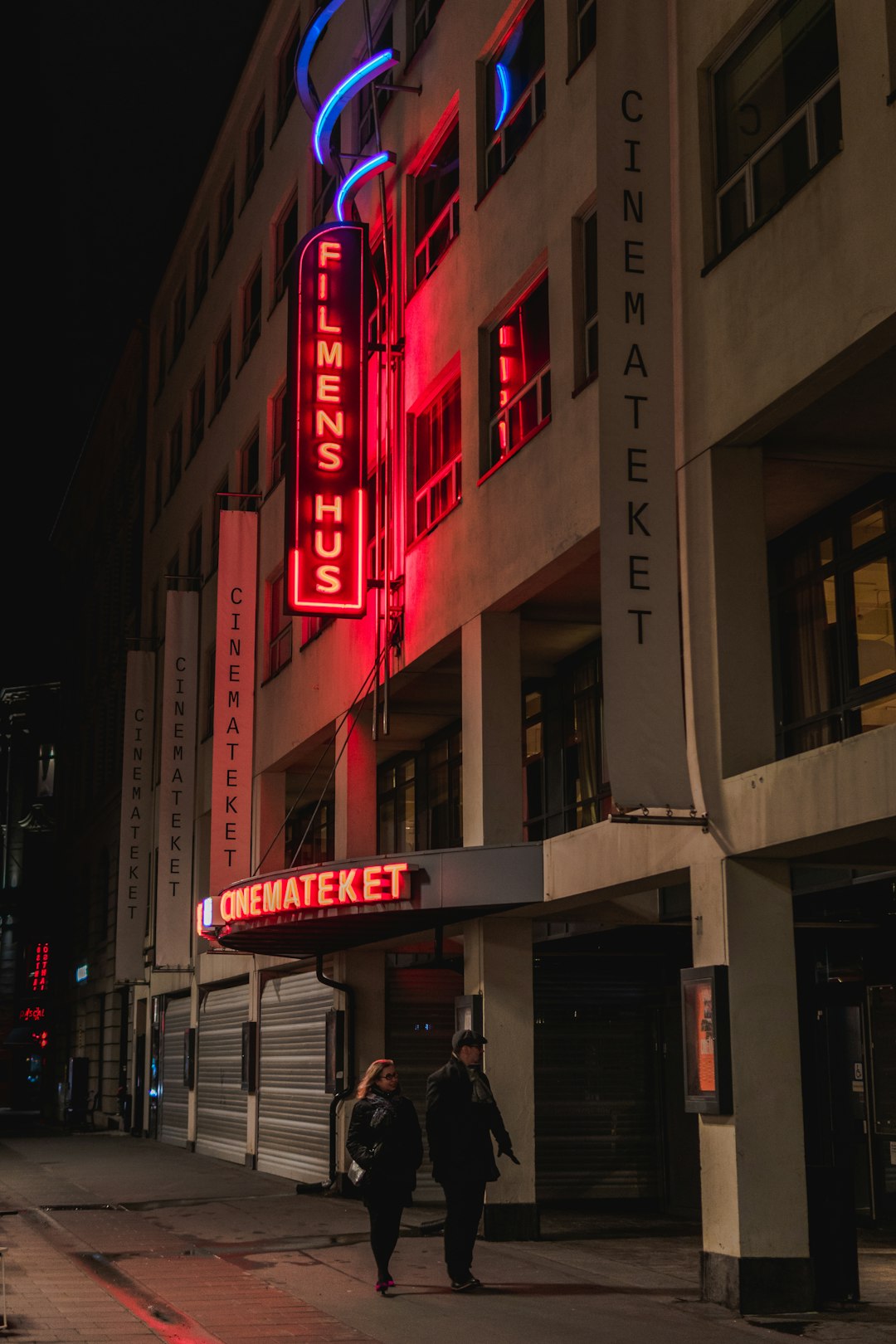 red and white UNKs restaurant signage