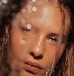 woman with brown hair and brown eyes