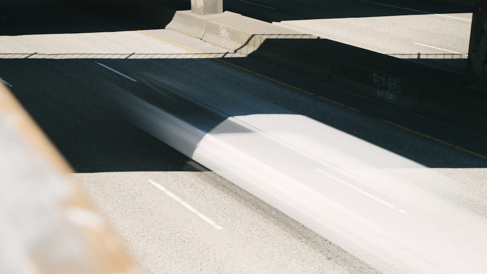 white and blue airplane tail