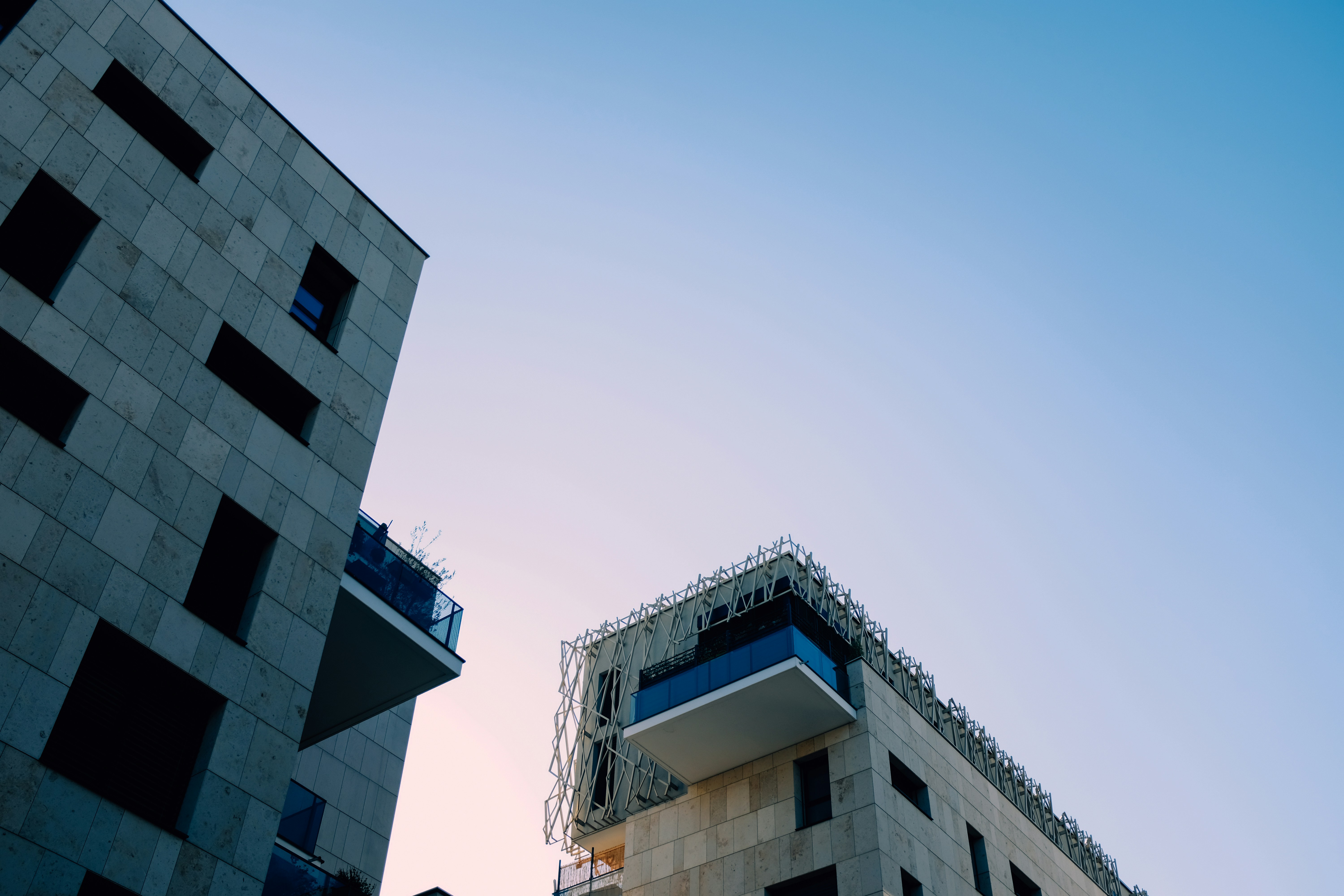 Photo by adrienolichon