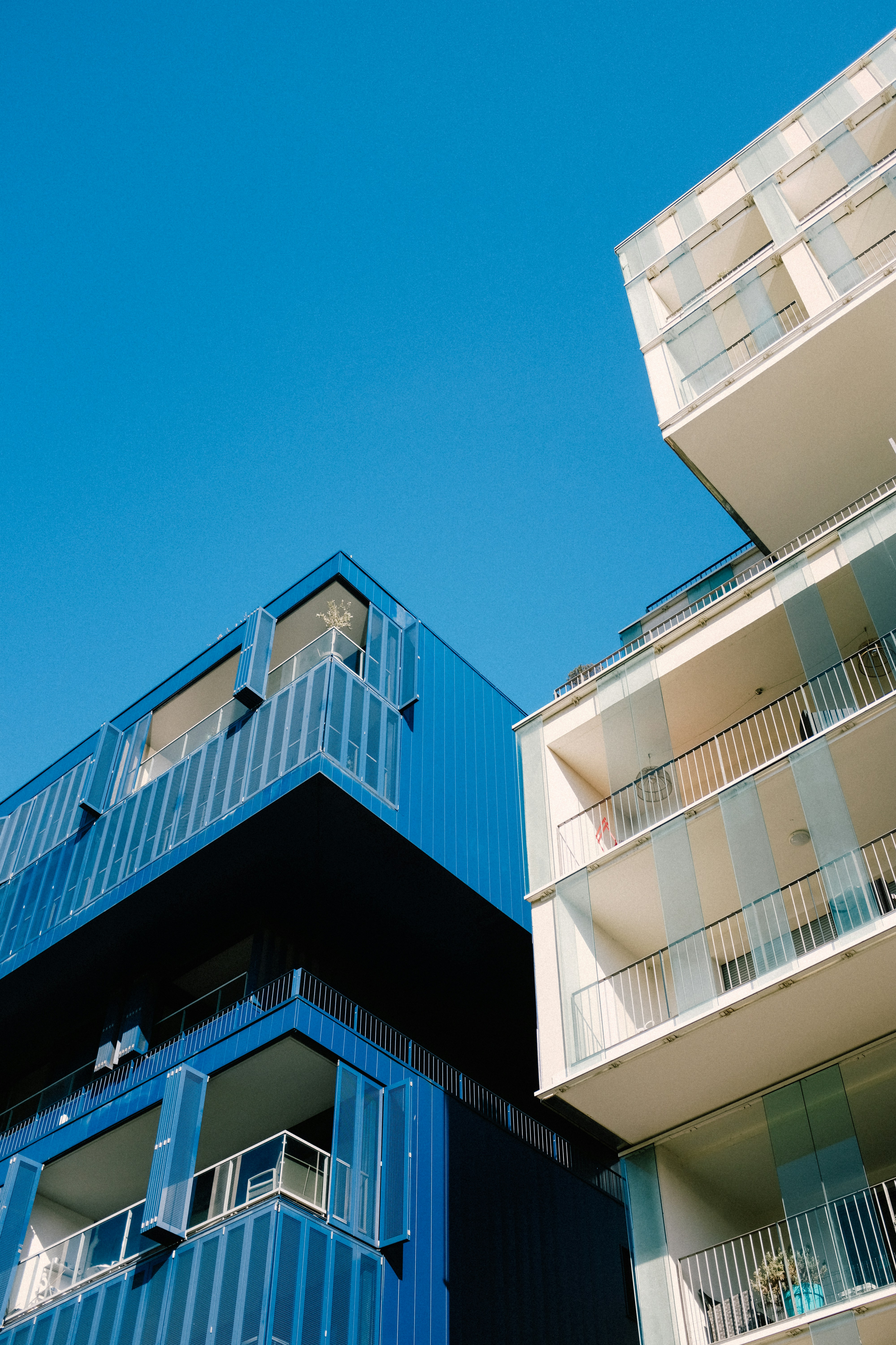 Photo by adrienolichon