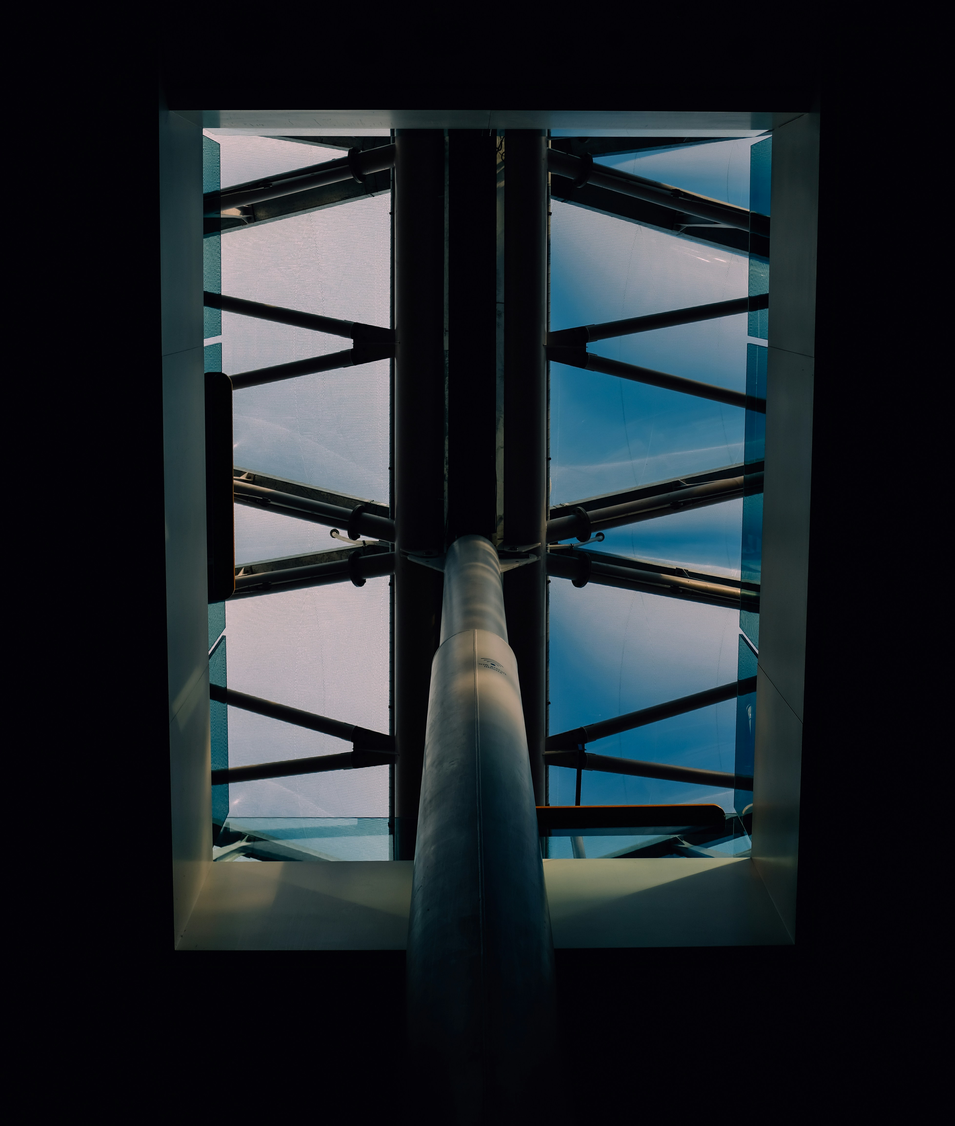 Photo by adrienolichon