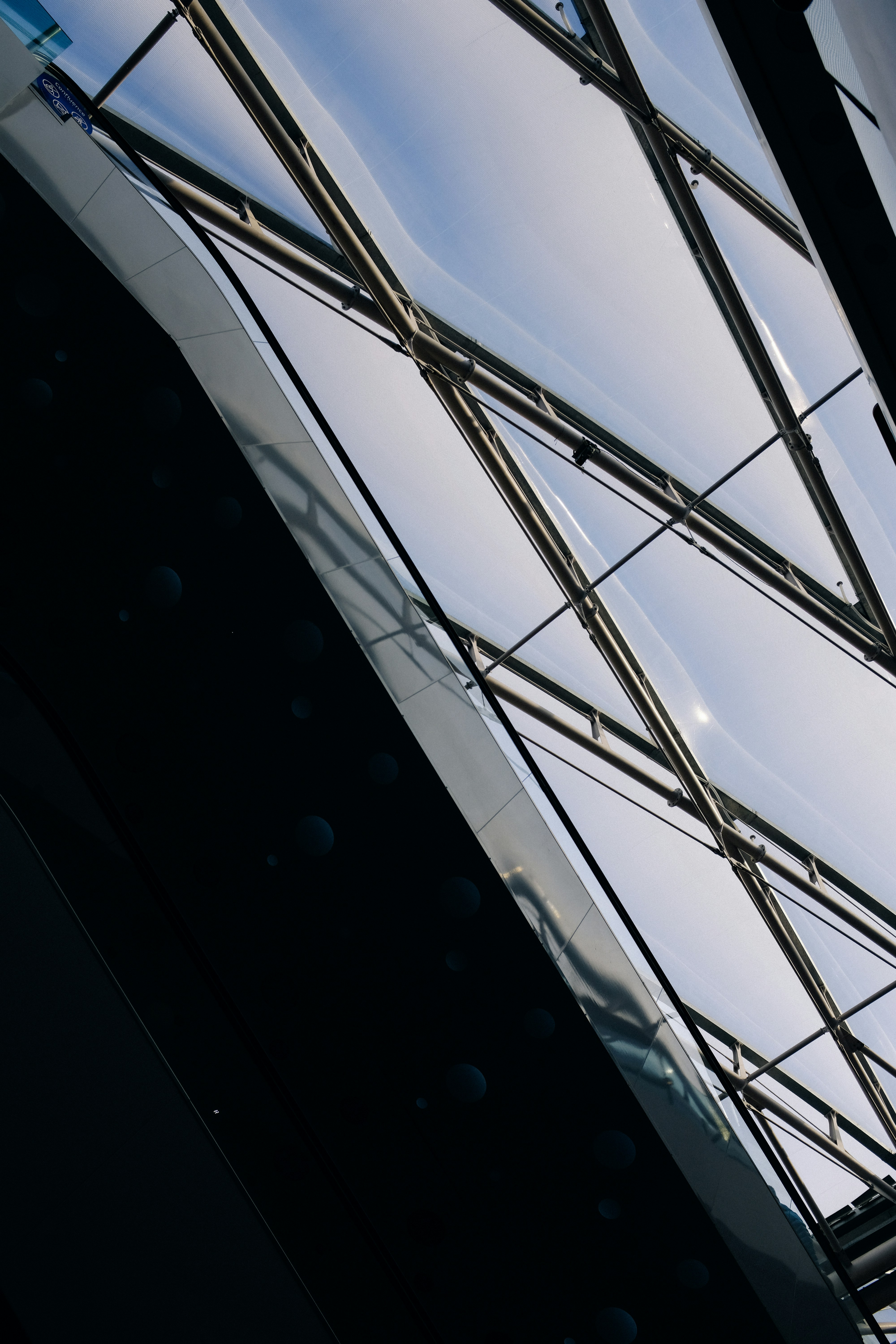 Photo by adrienolichon