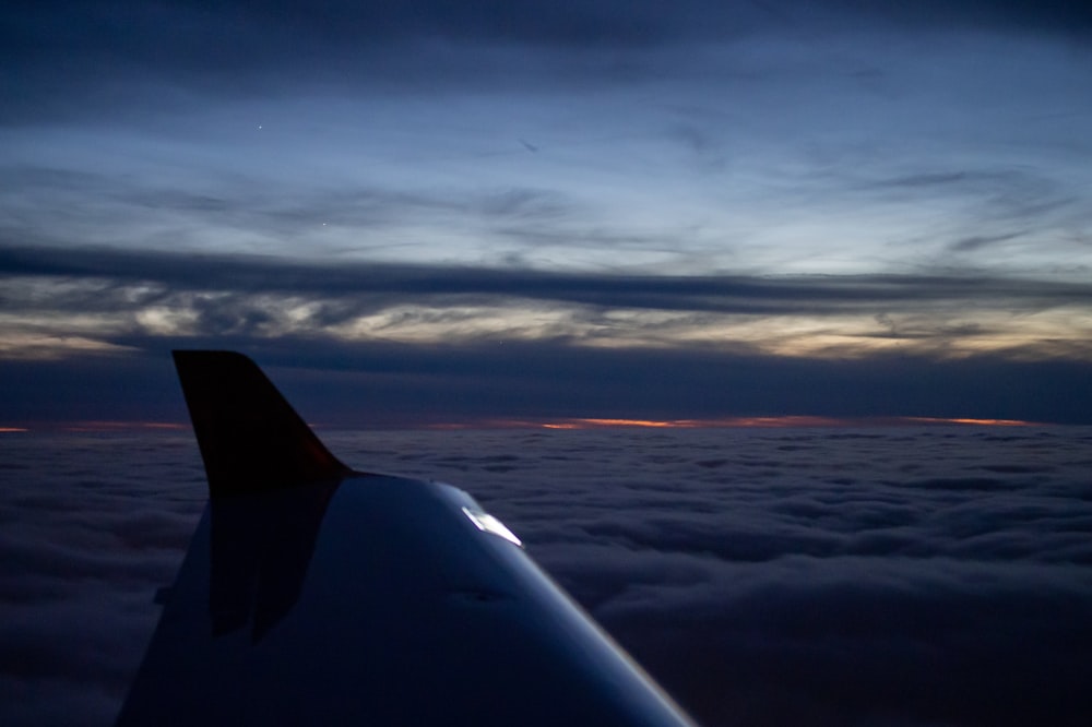 nuages blancs et ciel bleu pendant la journée