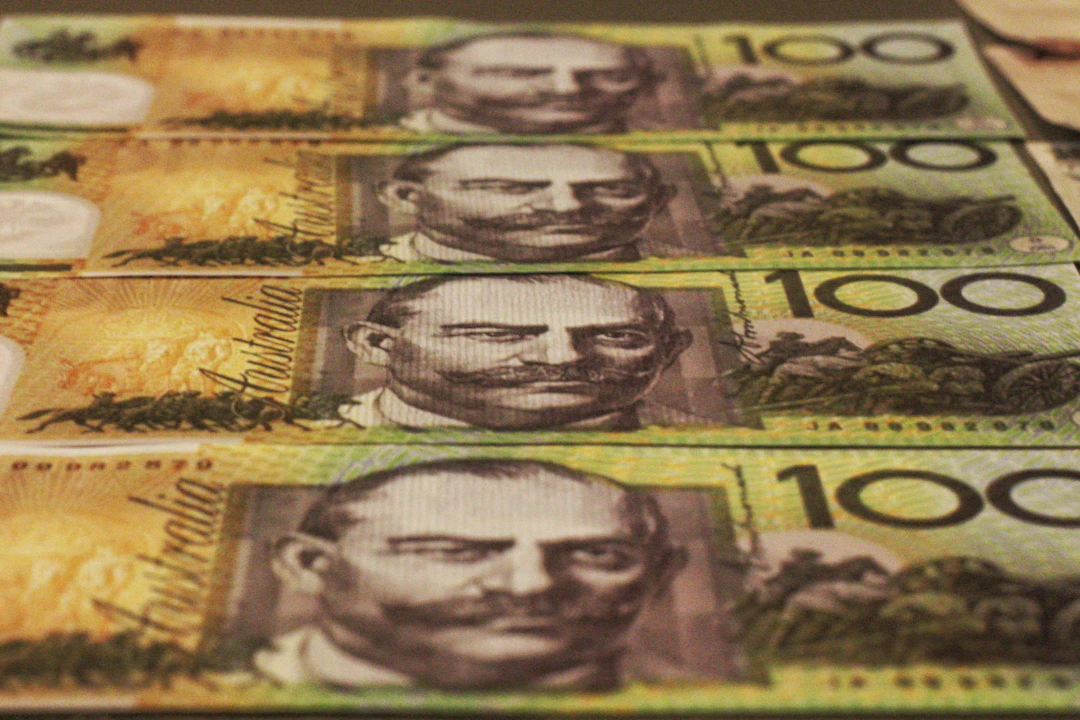 100 dollar bills