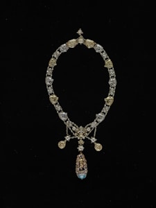 Elegant Gold Necklace