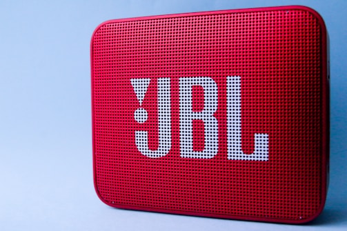 Close-up of a popular Bluetooth speaker featured on the affiliate site.