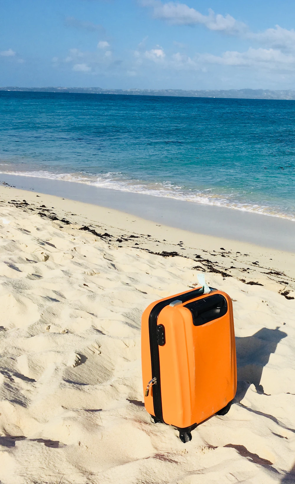 Photo of a similar item: Samsonite Winfield 3 DLX Spinner Set, 20 and 25 in, Burnt Orange