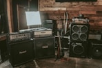 black and gray guitar amplifier