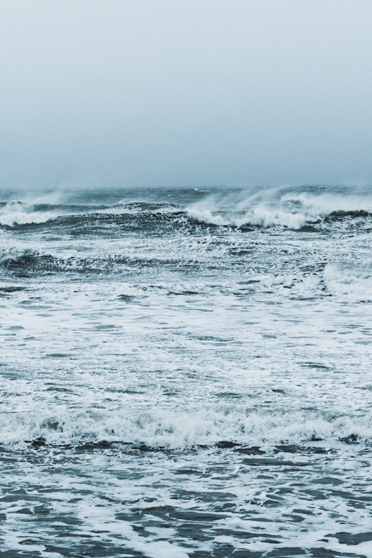 ocean waves crashing on shore during daytime in Cap Blanc-Nez France