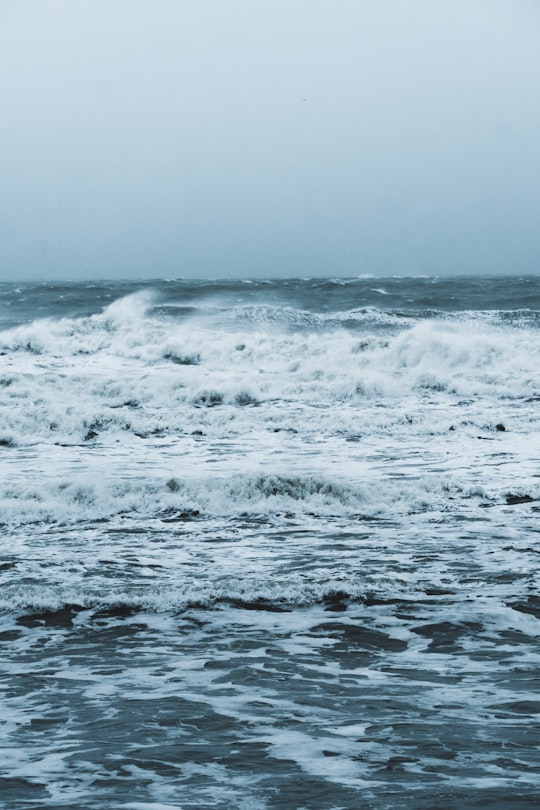 ocean waves crashing on shore during daytime in Cap Blanc-Nez France