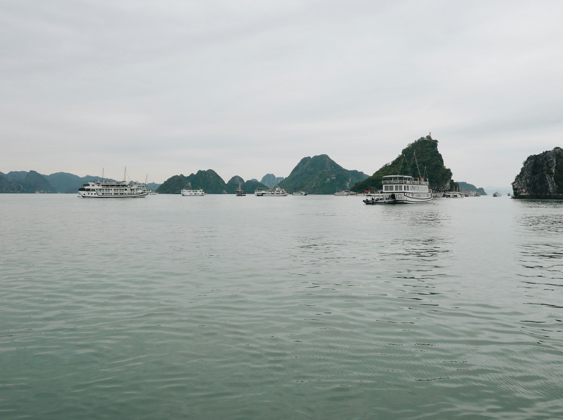 black and brown leather padded tub sofa