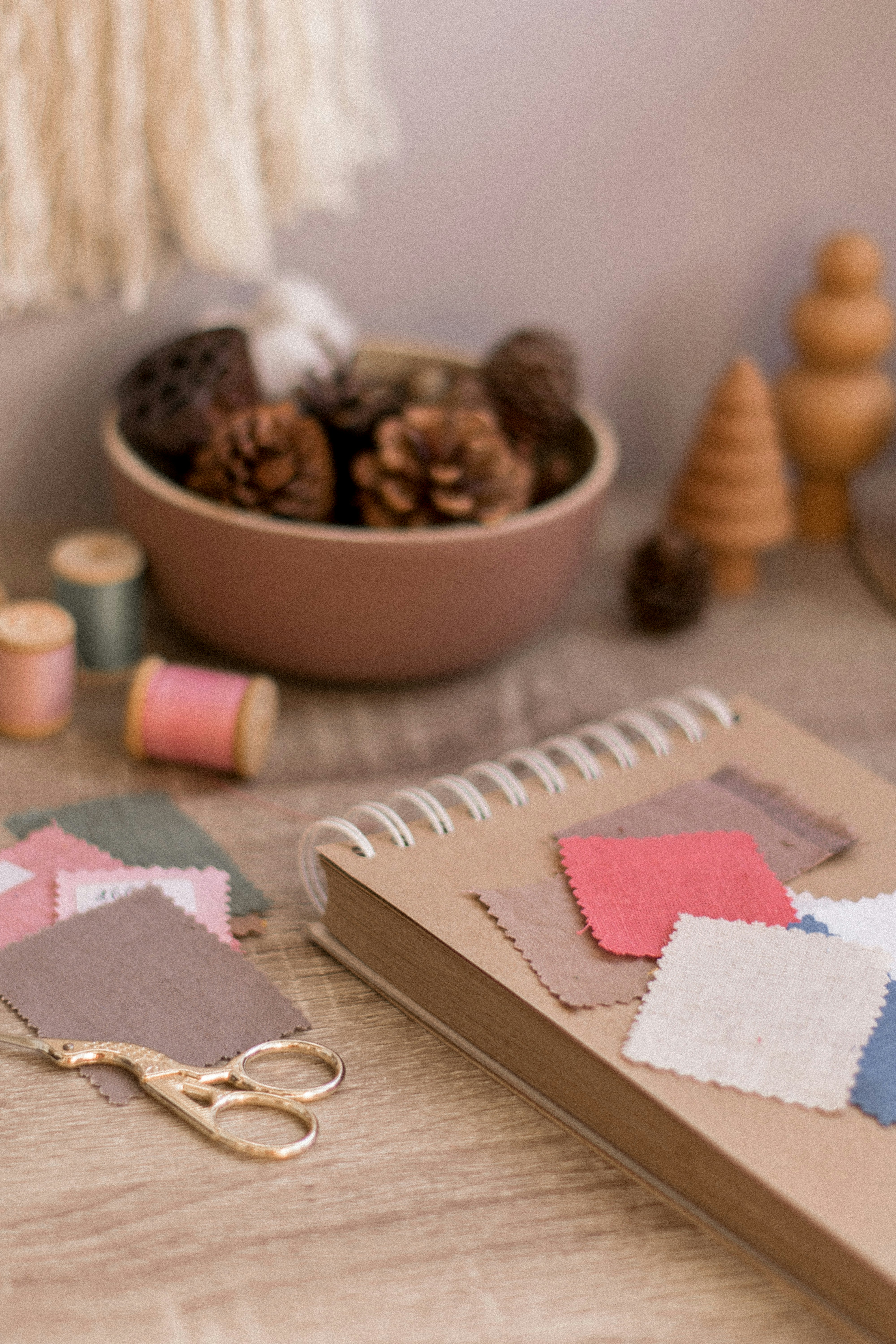 cozy winter crafting workspace, wallpaper, Crafts to Do in Winter for Adults: Cozy and Creative Ideas 3