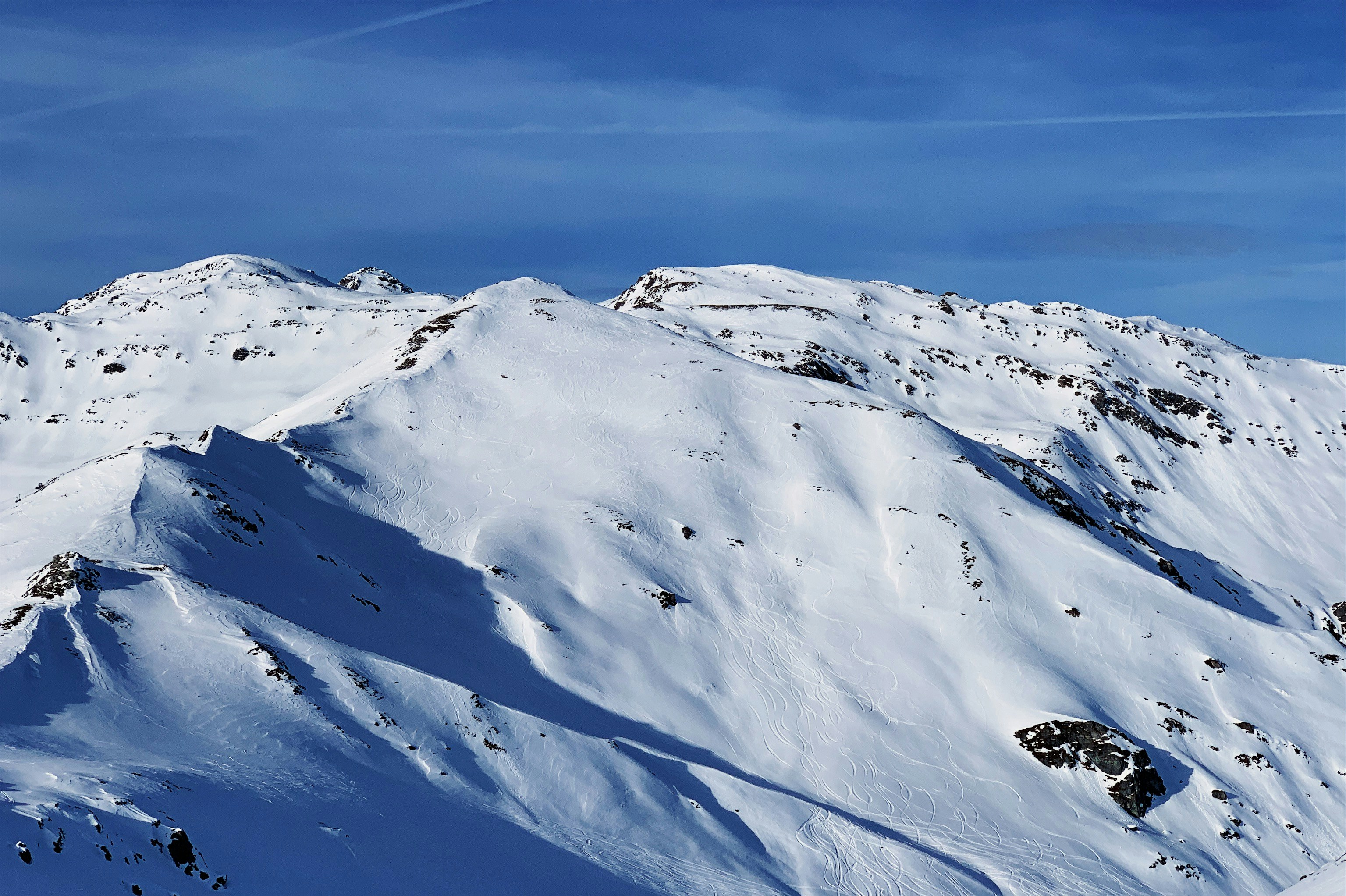 white snow covered mountain during daytime, 
