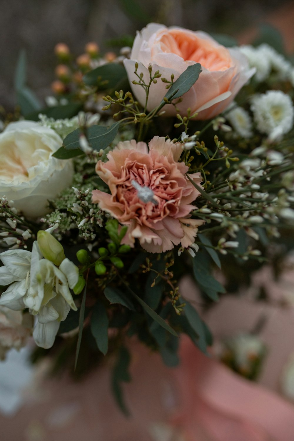 white and pink flower bouquet