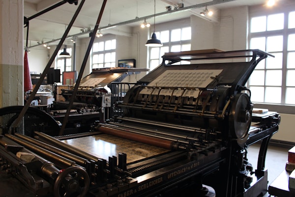 Offset printing machine producing flyers