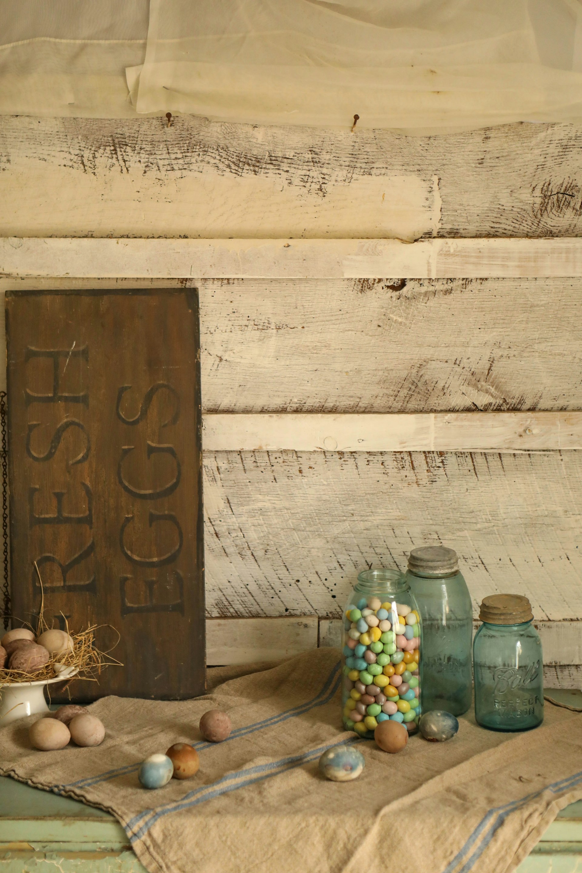 gray computer monitor