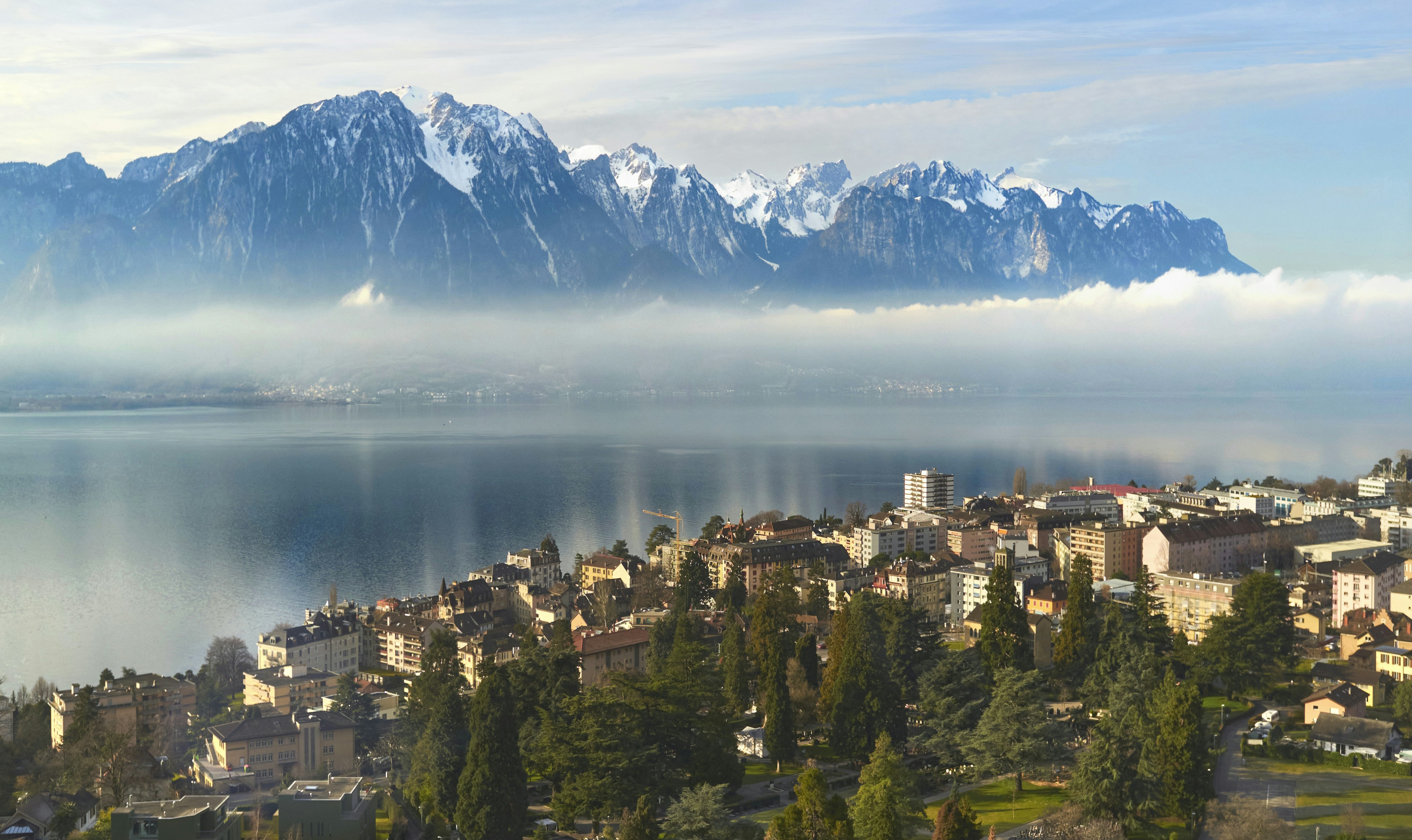 Urbanitas et Rusticus. Face to face in Montreux, the city and the raw nature.