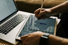 Création d'identité et logo | Hofresh Studio