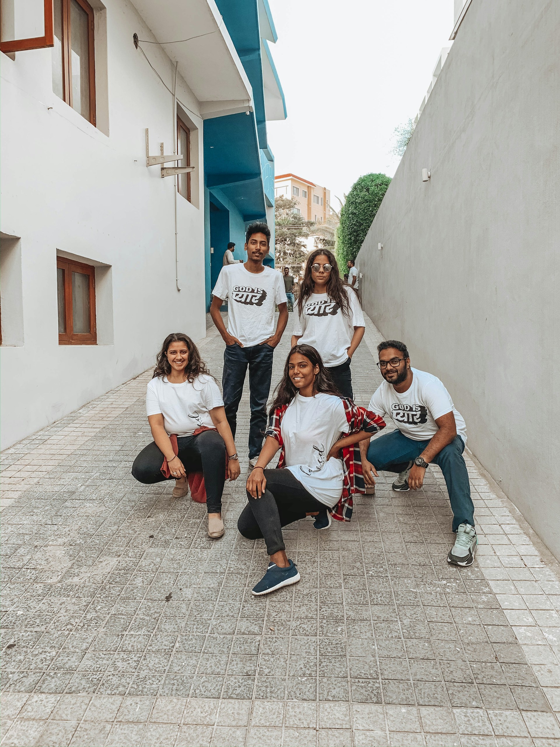 gray computer monitor