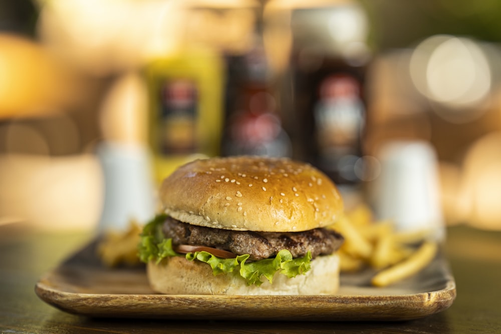 burger with lettuce and tomato