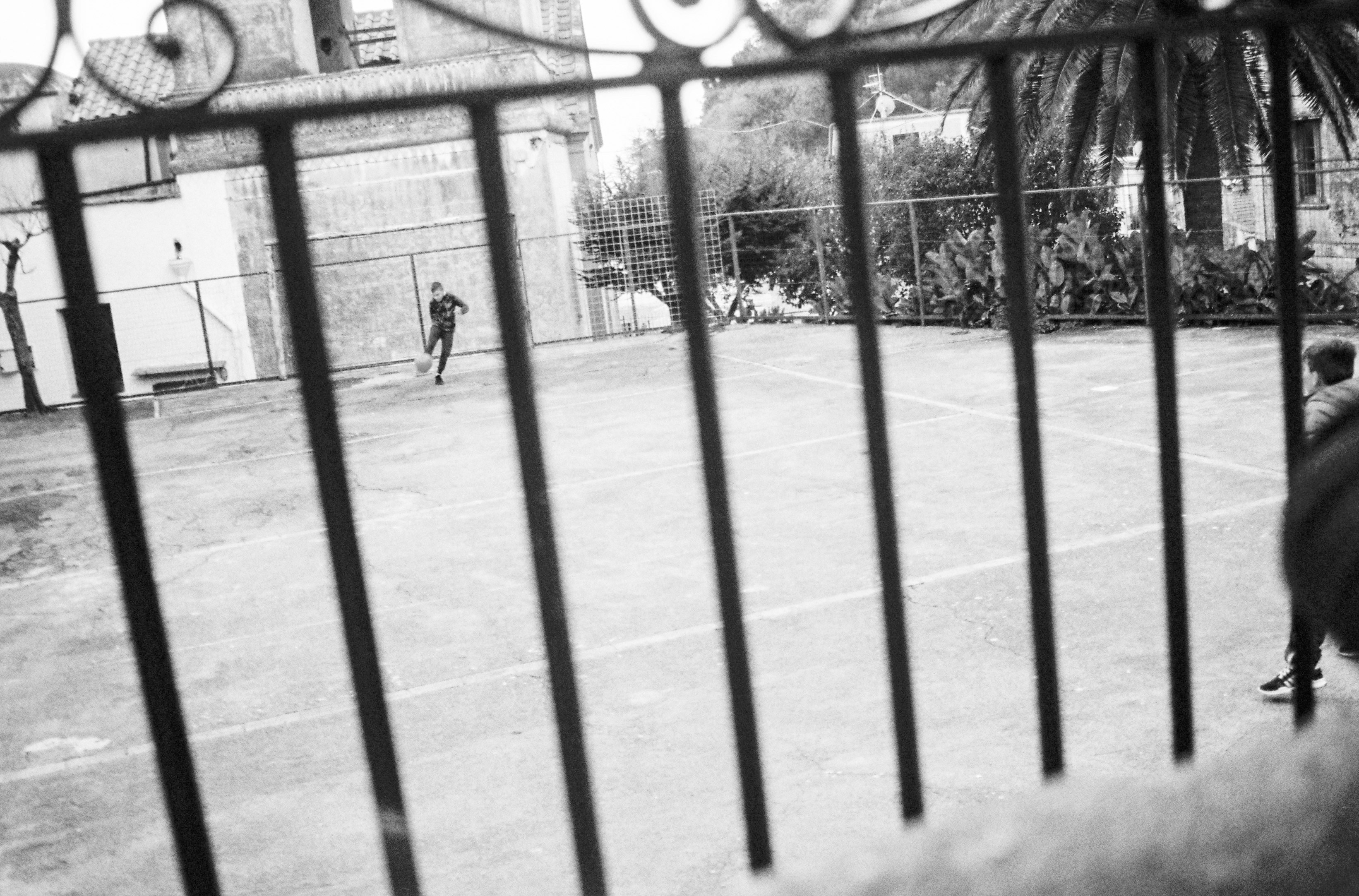 학교 운동장에서 뛰는 꿈의 다양한 해석과 의미