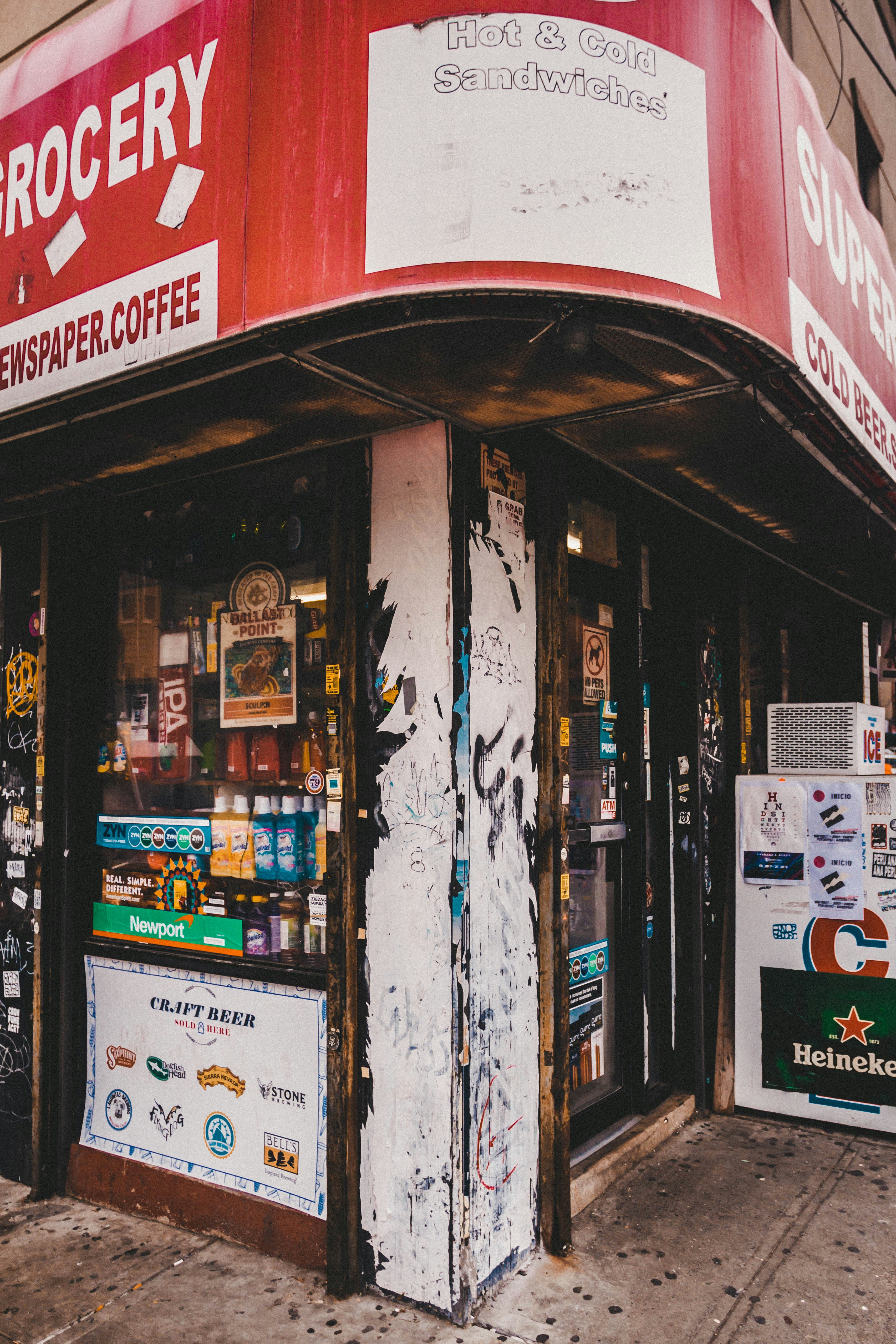 白と赤の漢字文字看板の写真 Unsplashで見つけるnyの無料写真