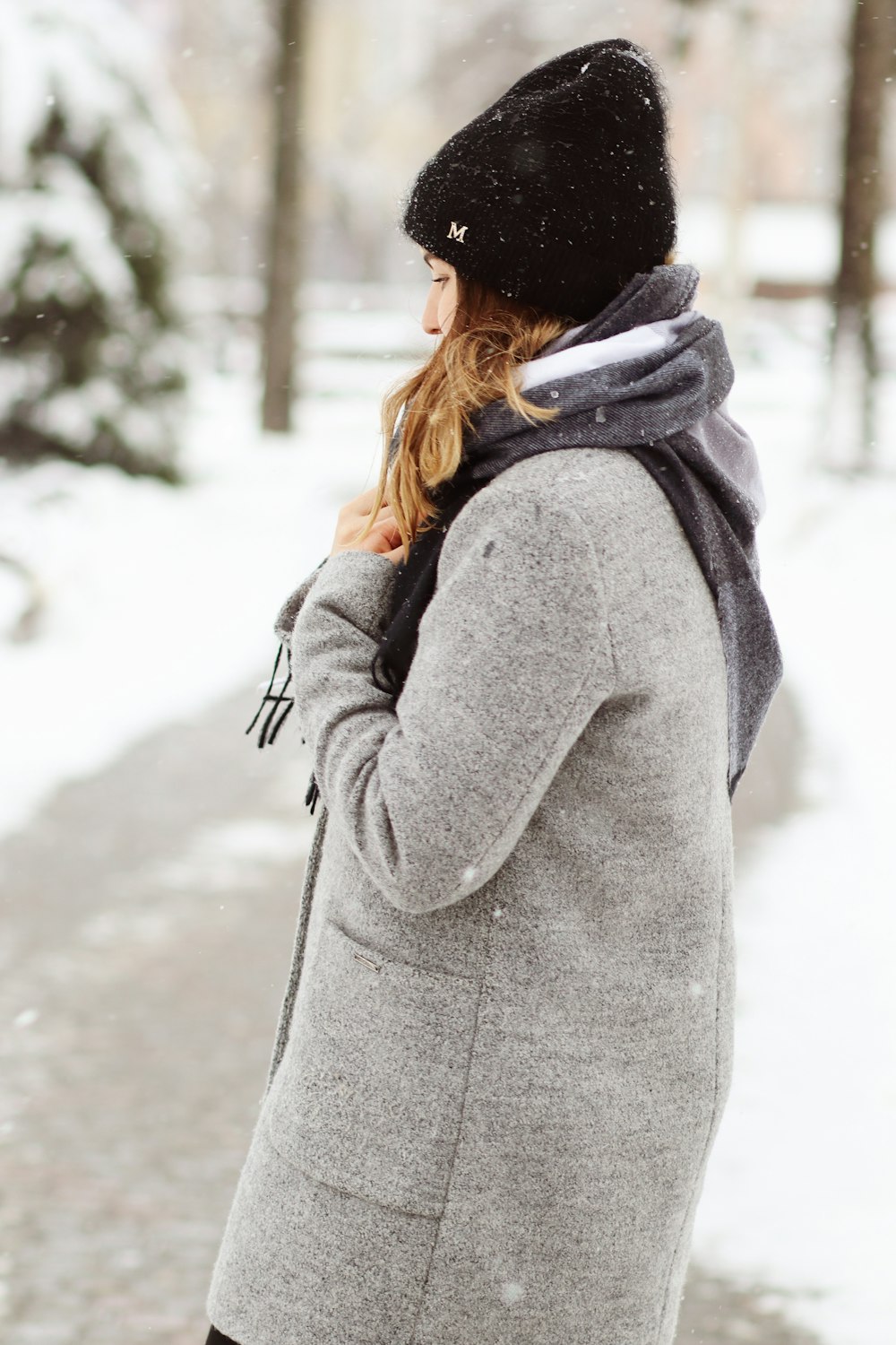 Person in gray knit cap and brown hoodie photo – Free Grey Image on Unsplash