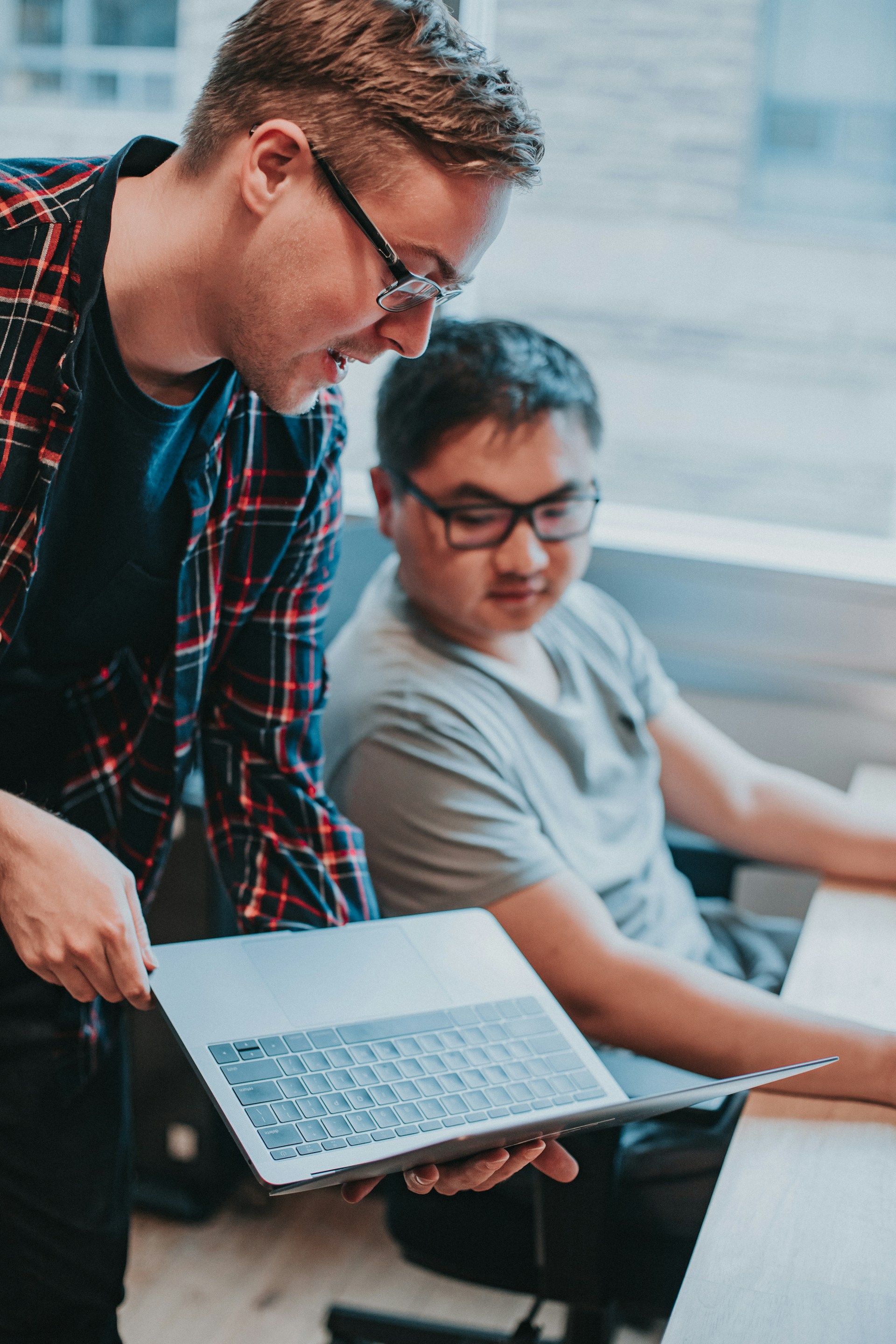 gray computer monitor