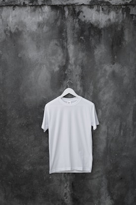 white crew neck t-shirt