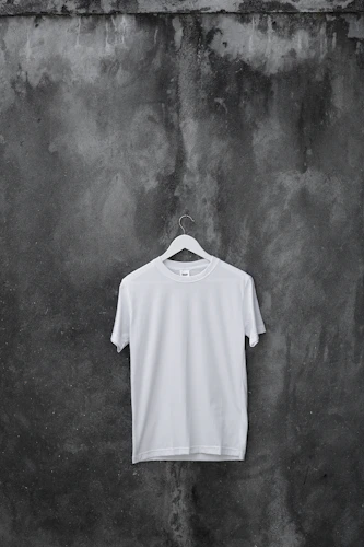 White crew neck t-shirt