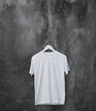 white crew neck t-shirt