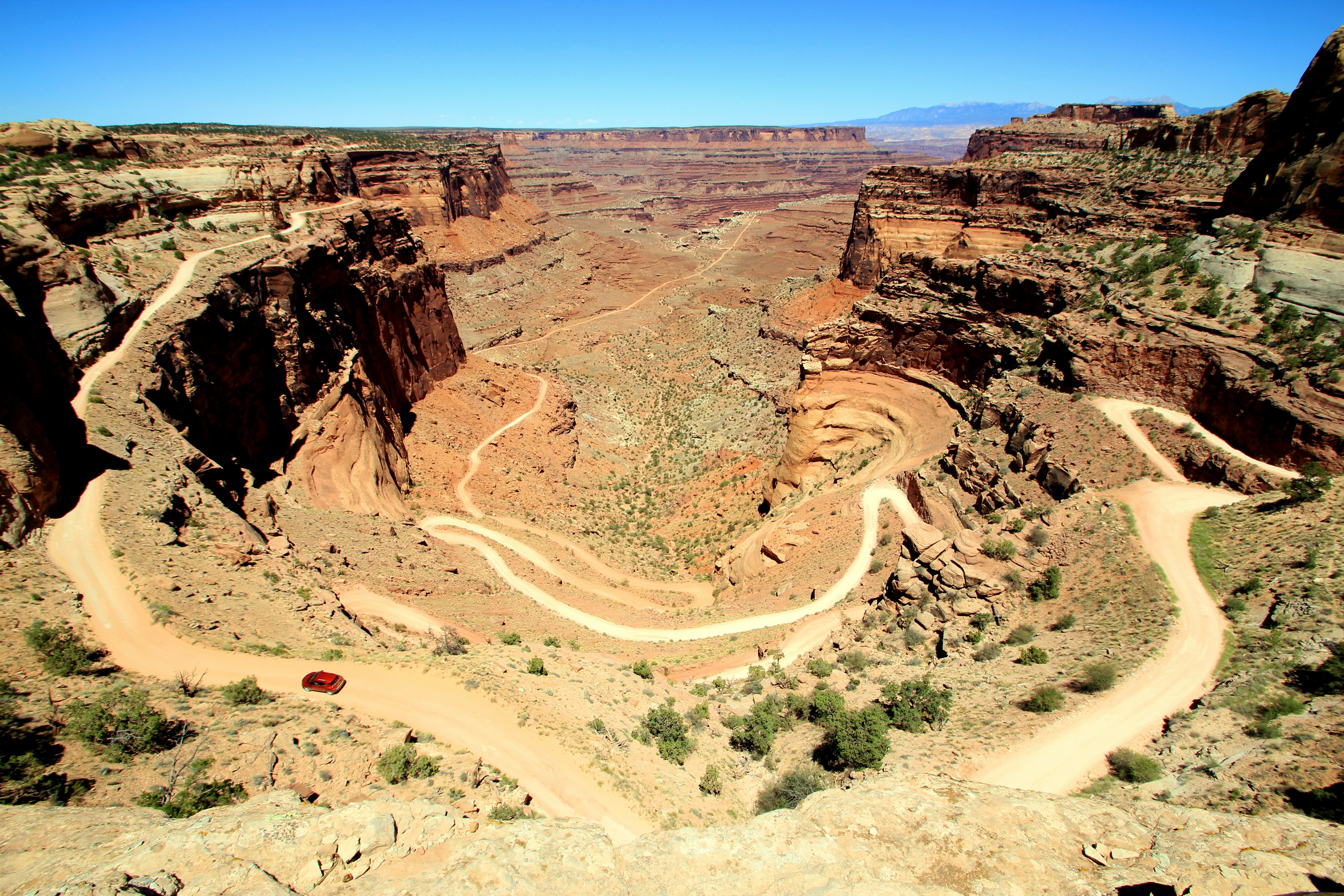 Picture 4 : The Rugged Beauty of Arches National Park - Exploring Canyonlands and Moab Adventures