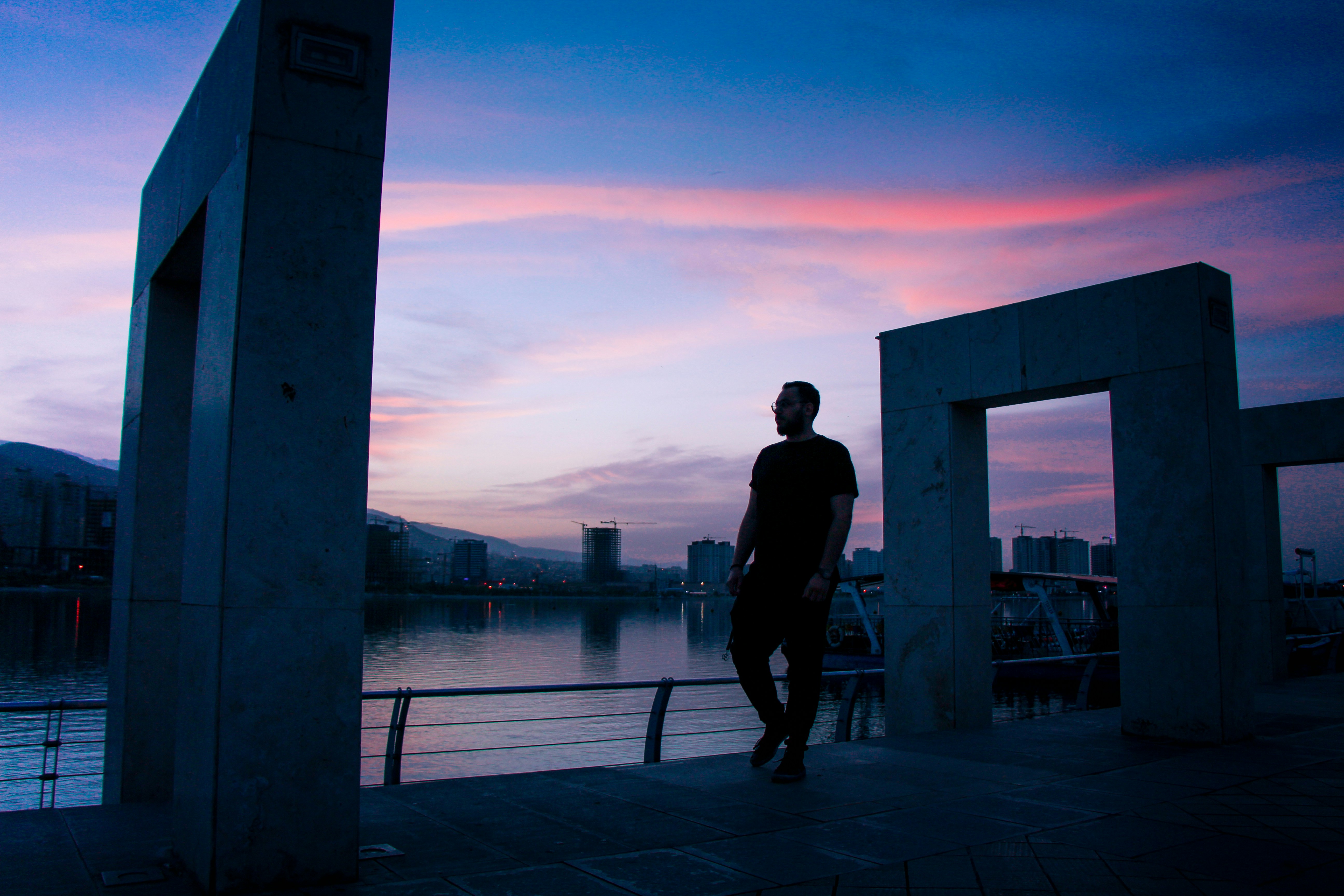 Photo by hessamnbv