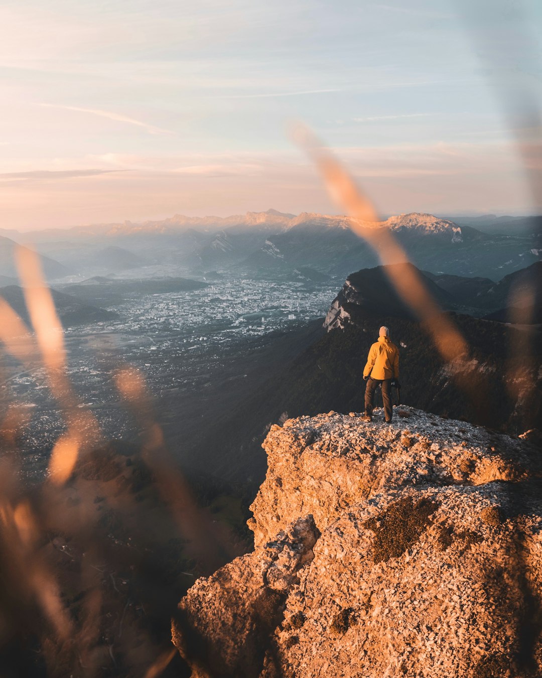 photo of Grenoble Mountain near Fort de La Bastille