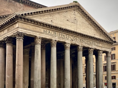 Pantheon - から Outside, Italy