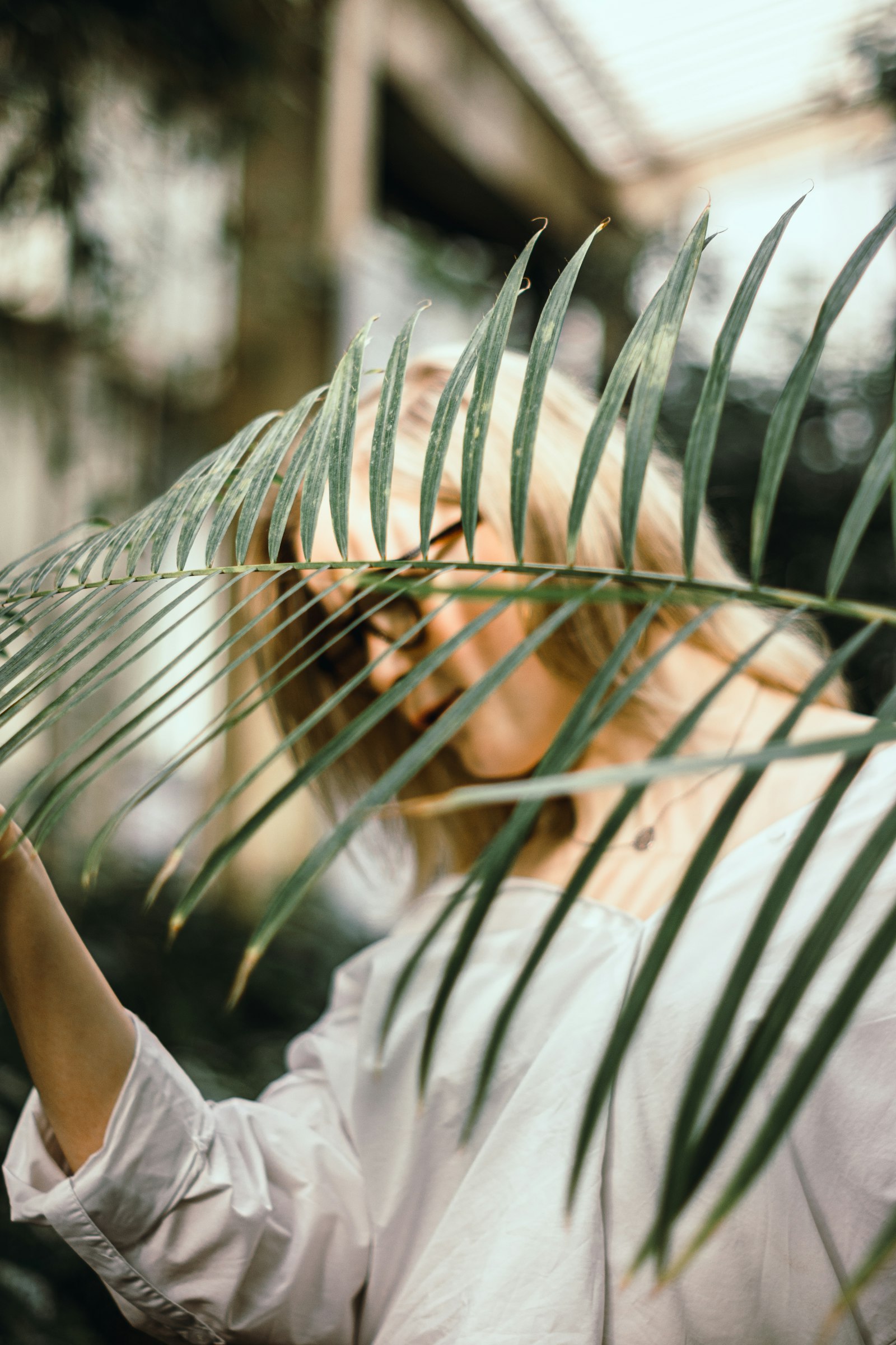 Nikon D7200 + Nikon AF-S Nikkor 50mm F1.4G sample photo. Woman in white long photography