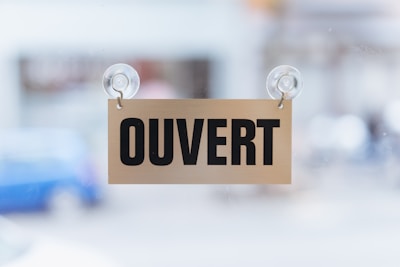 Identité ouvert le lundi
