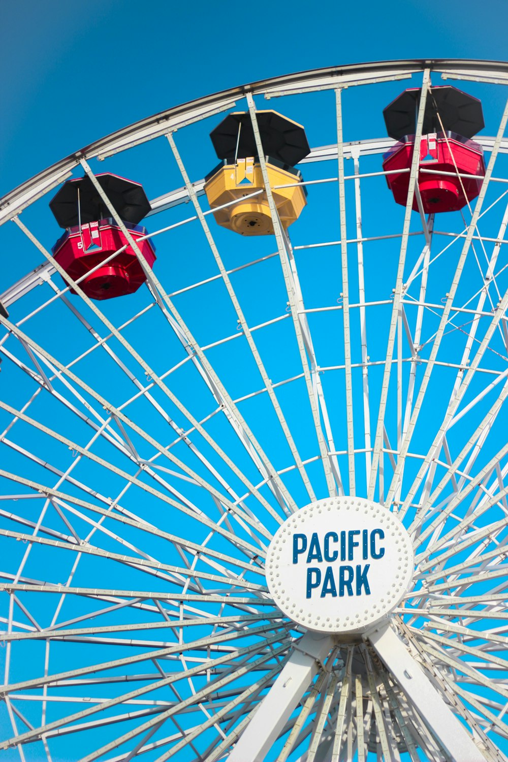 yellow and red ferris wheel