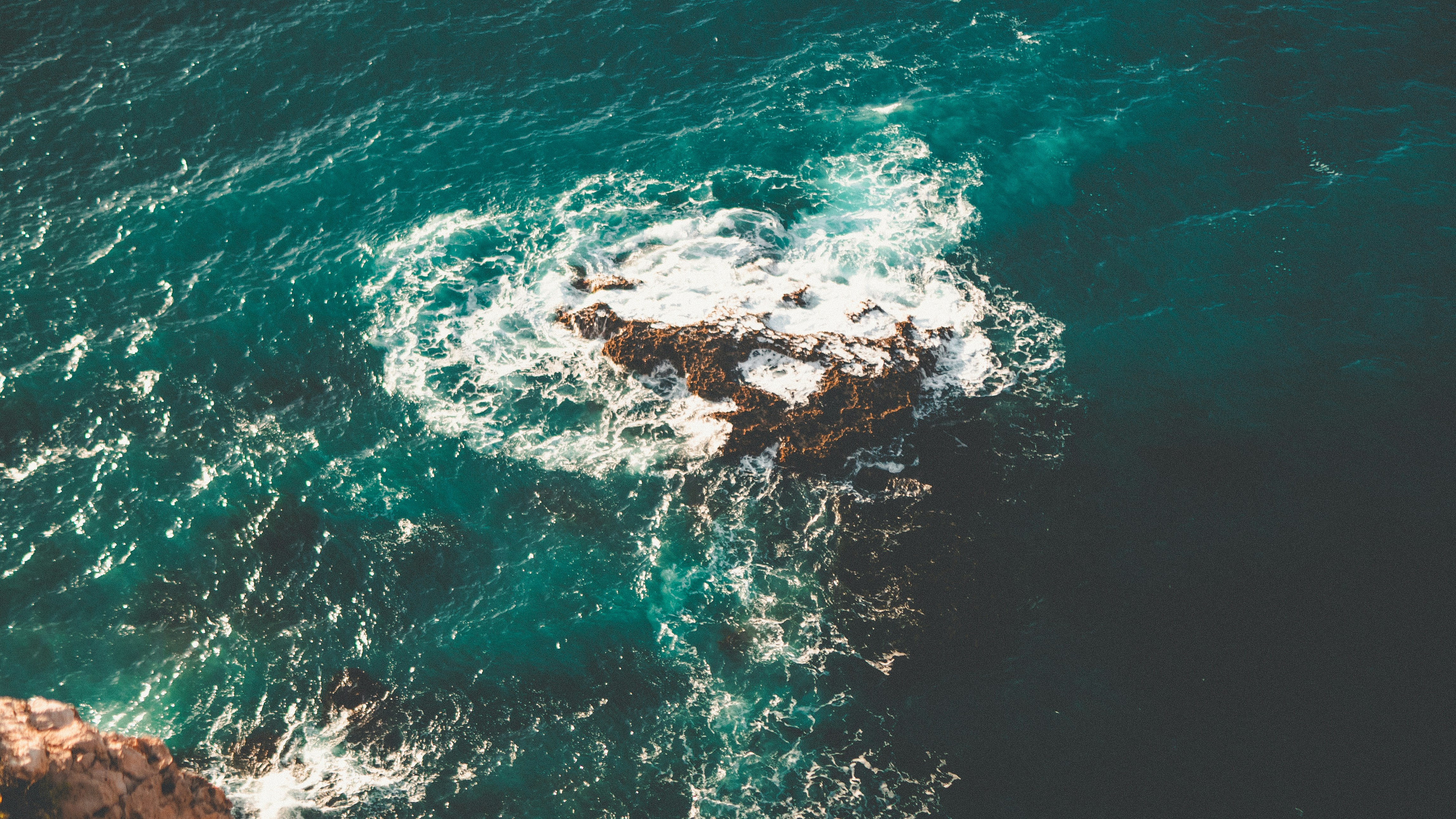 Photo by simonmaisch