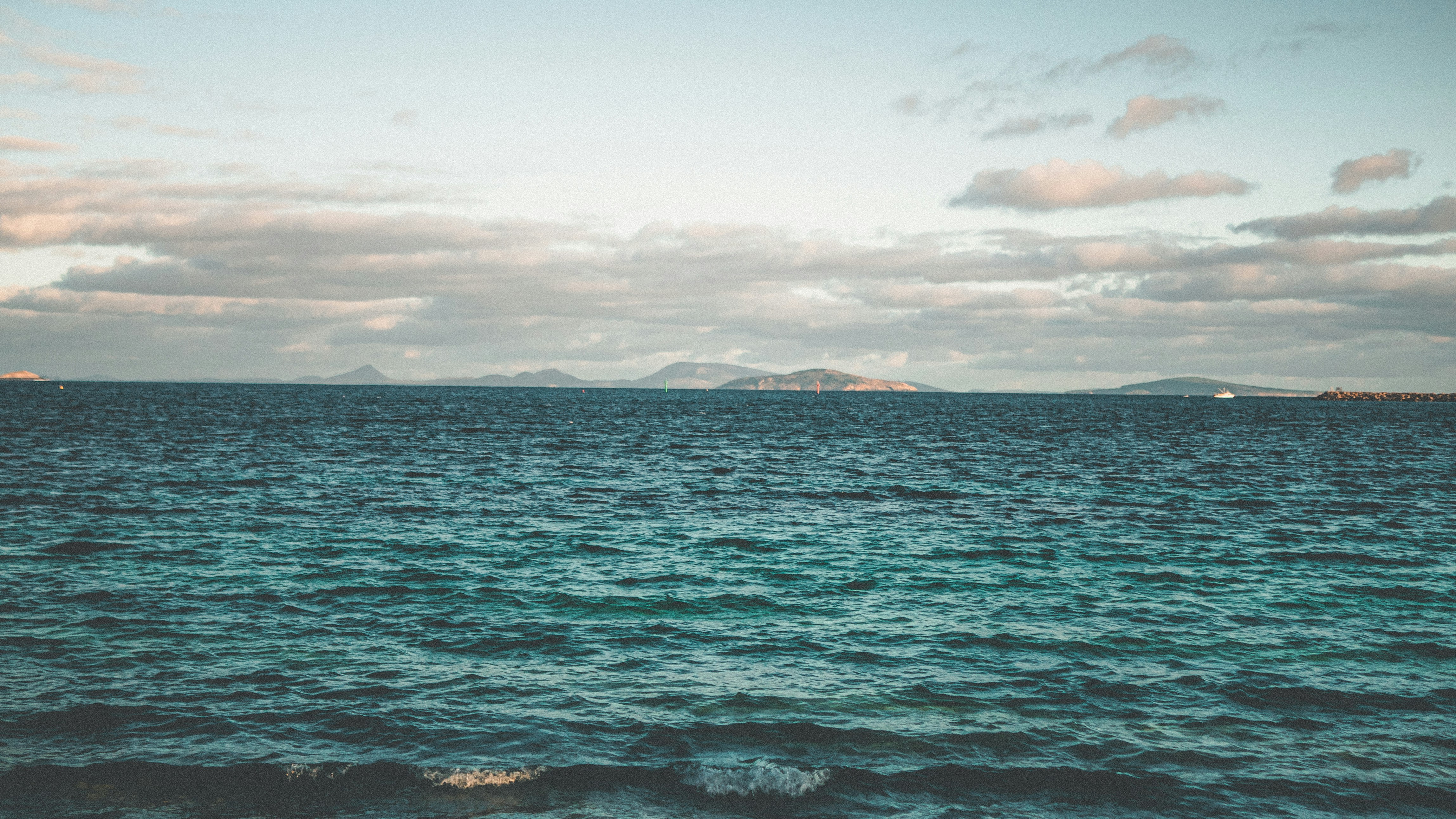 Photo by simonmaisch