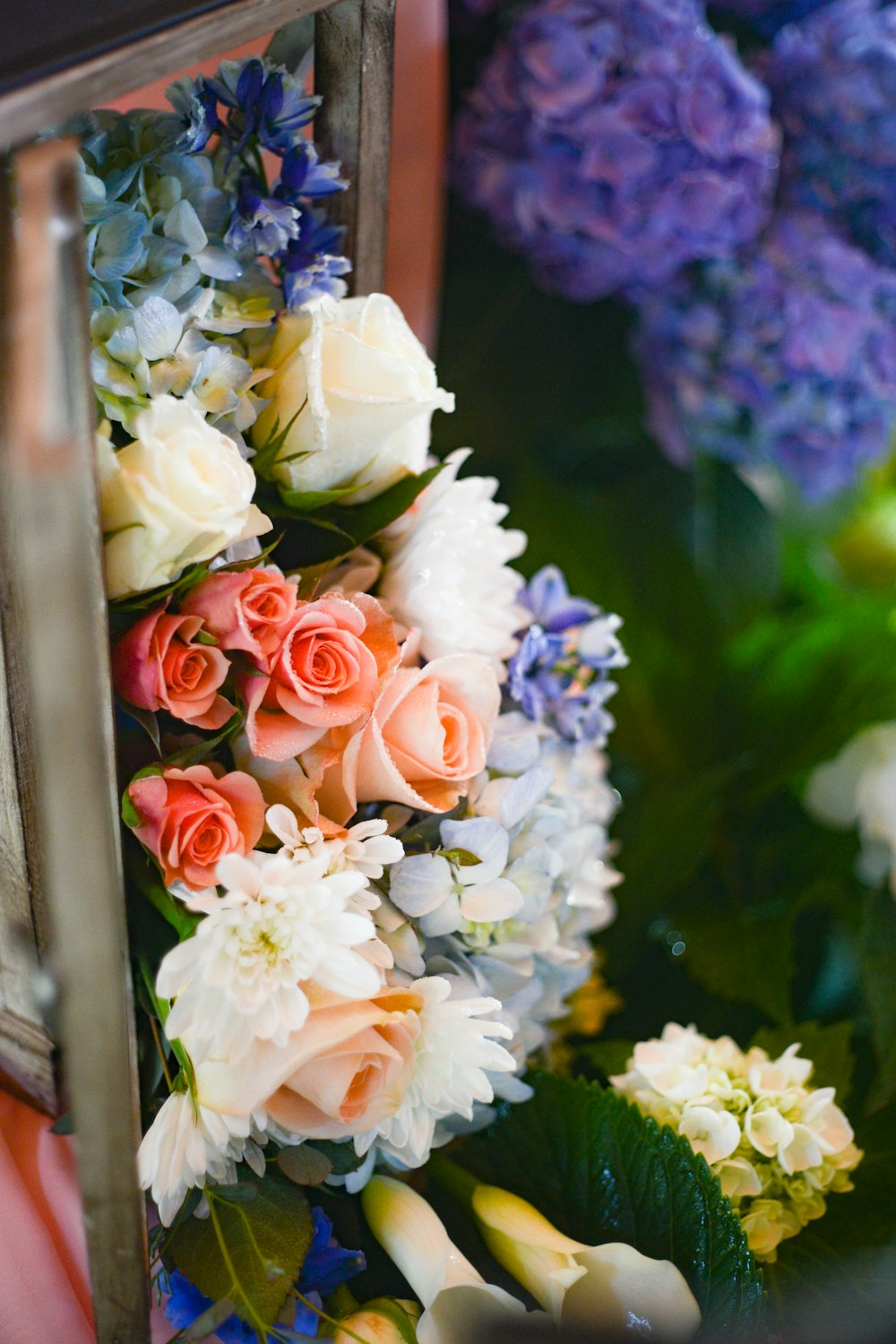 white and pink rose bouquet