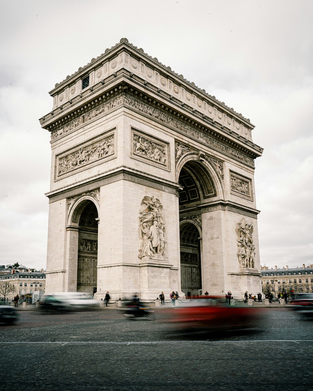 arc de triomphe during daytime