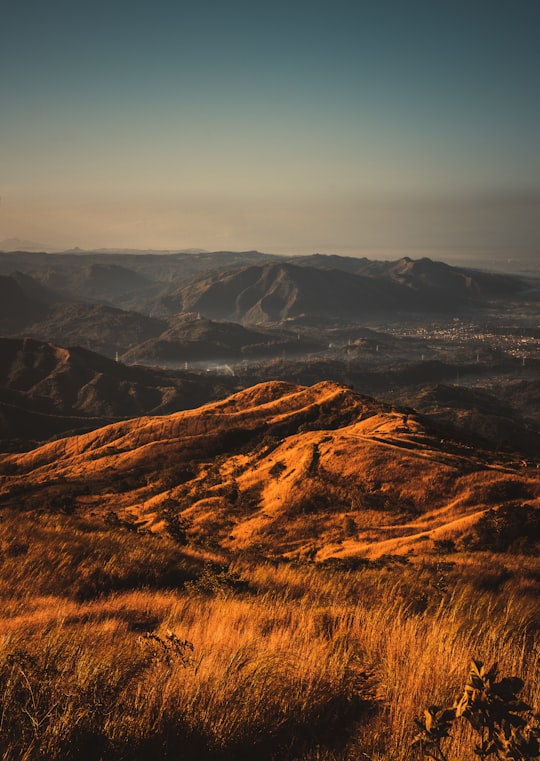 photo of Mount Balagbag Hill near SM Mall of Asia